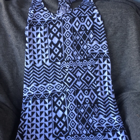 Black and white large Annabelle maxi dress but it fits like a small medium - Picture 2 of 6